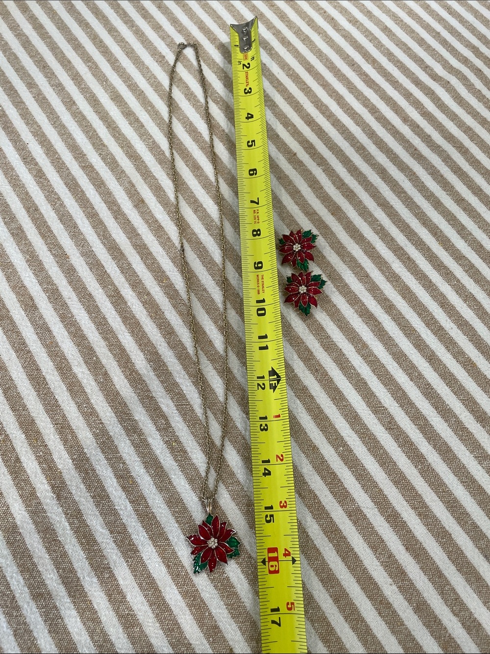 VINTAGE Festive Red Poinsettia Necklace and Earring Set